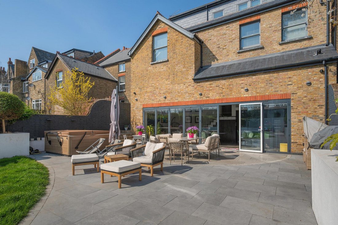 House in Ealing (London Borough of Ealing), Ealing, England 5 - 15446047