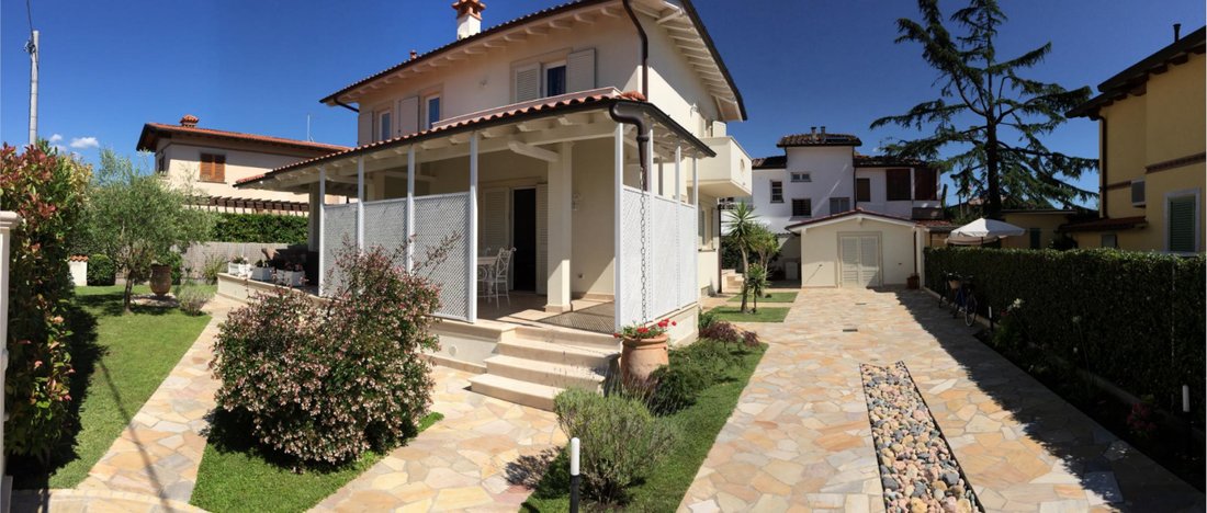 Villa in Tonfano, Pietrasanta, Italy 1 - 15449704