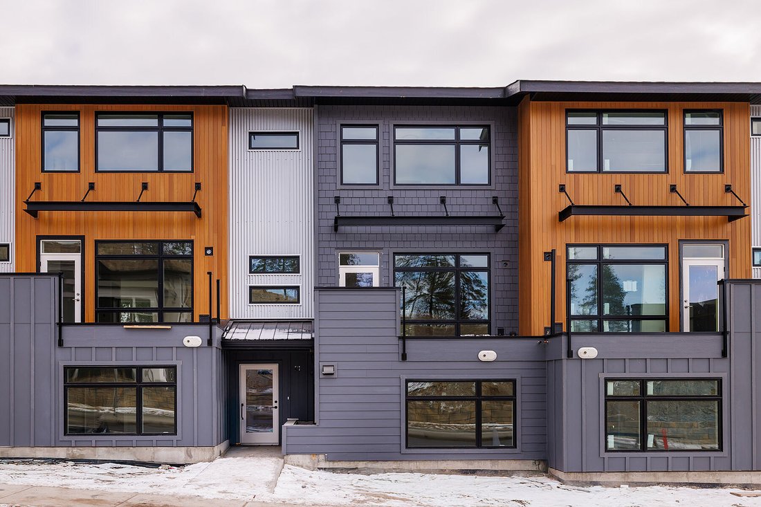 Townhouse in Kelowna, British Columbia, Canada 1 - 15448117