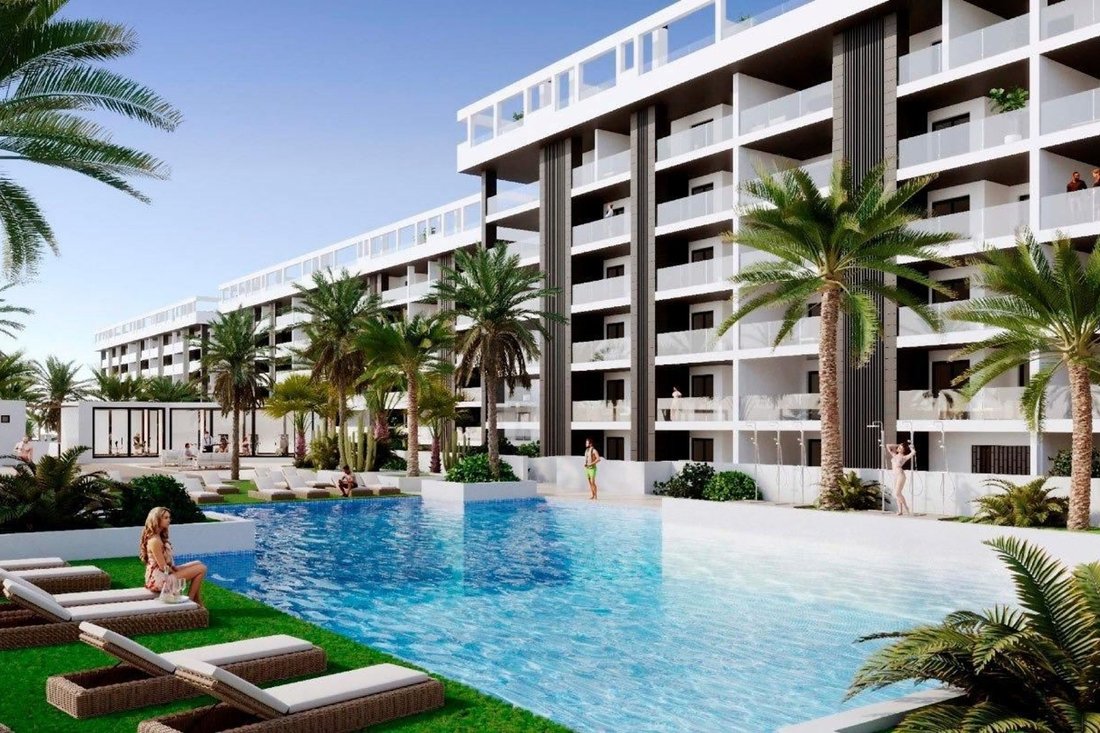 Apartment in Torrevieja, Valencian Community, Spain 2 - 15443864