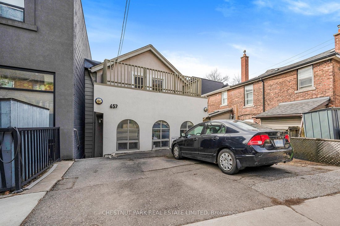 House in Toronto, Ontario, Canada 2 - 15433860