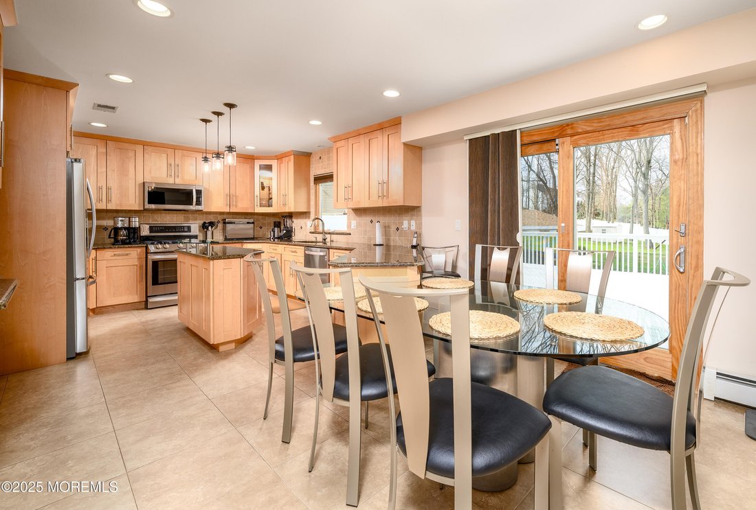 House in Manalapan Township, New Jersey, United States 3 - 15443763