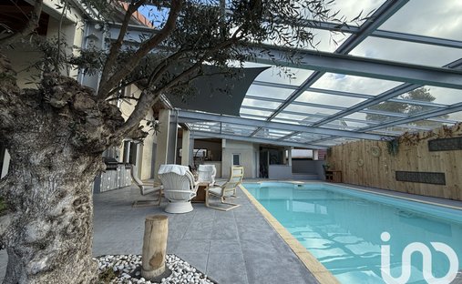 Castle for Sale in Bas-en-Basset, Auvergne-Rhône-Alpes, France