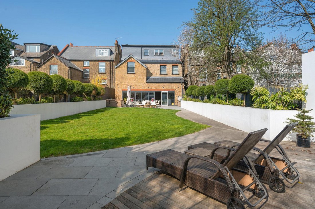 House in Ealing (London Borough of Ealing), Ealing, England 4 - 15446047