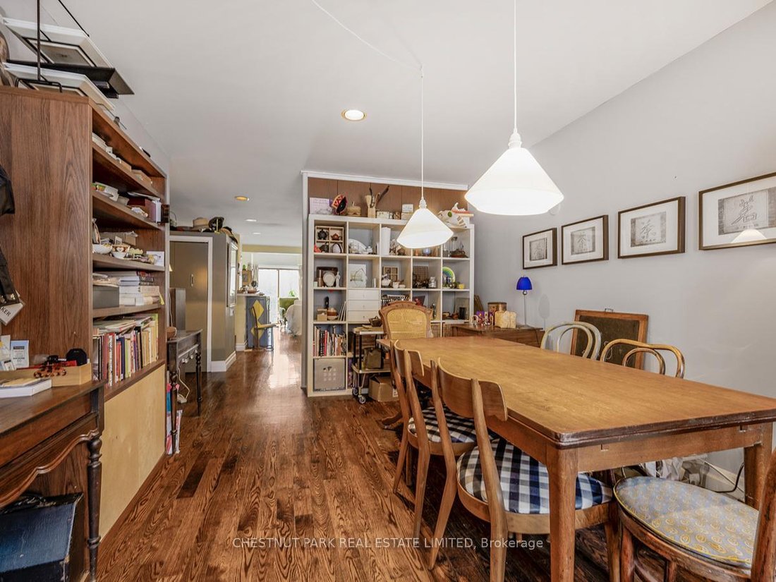 House in Toronto, Ontario, Canada 4 - 15433860