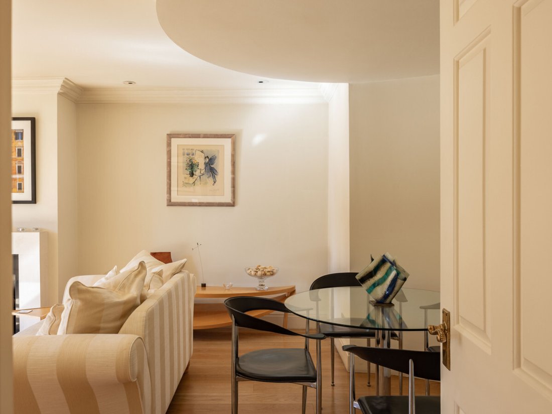 Apartment in Holland Park, Kensington And Chelsea, England 4 - 15449768