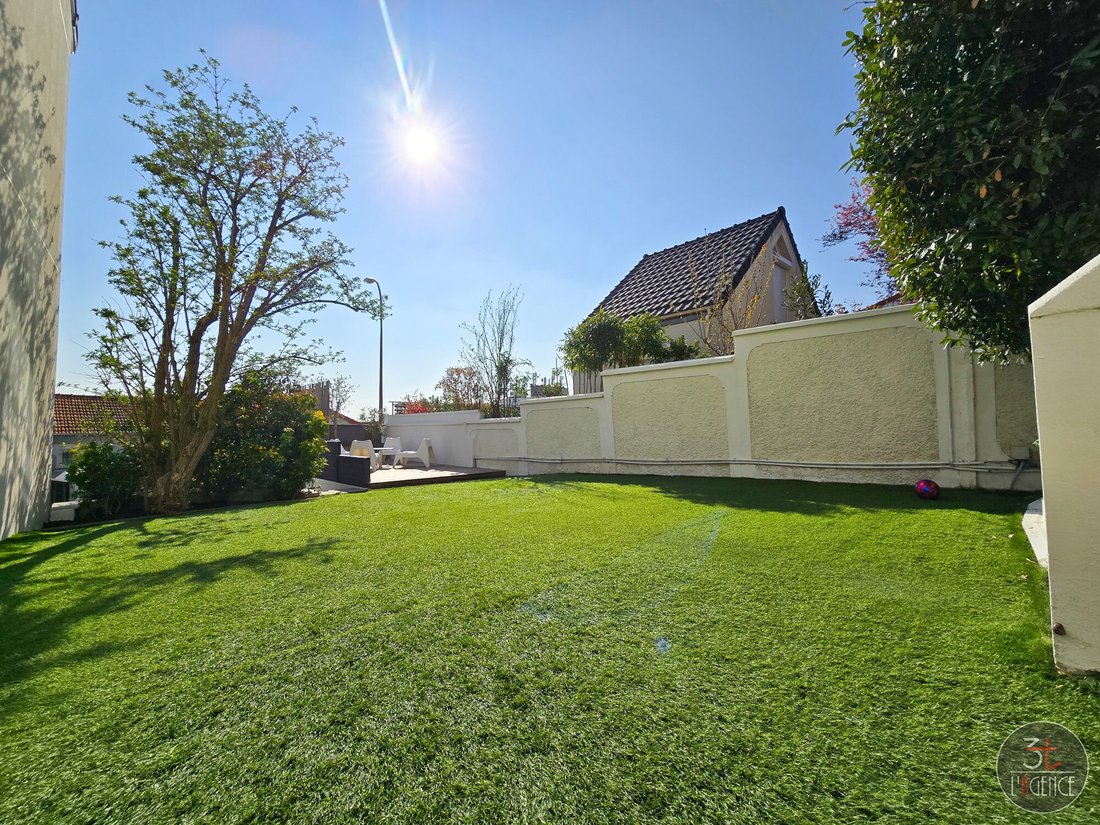 House in Fontenay-sous-Bois, Ile-de-France, France 2 - 15447233