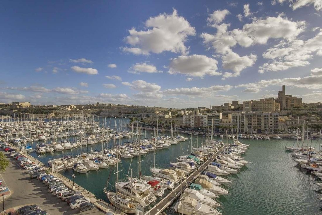 Apartment in Ta' Xbiex, Malta 1 - 15005400