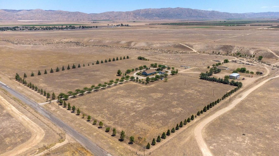 House in New Cuyama, California, United States 1 - 15446598