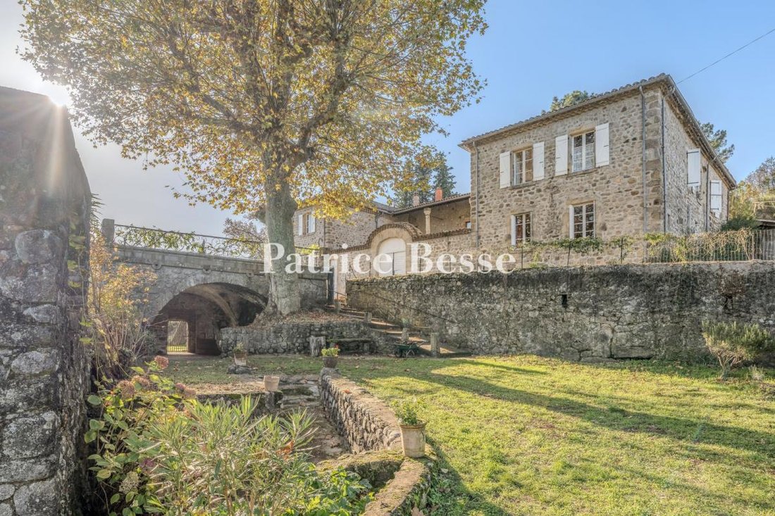 House in Prades, Auvergne-Rhône-Alpes, France 1 - 15446622