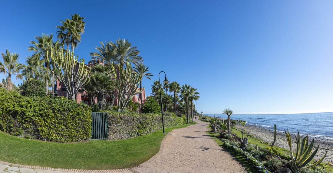 Apartment in Gualdalmansa, Estepona, Andalusia 4 - 15447675