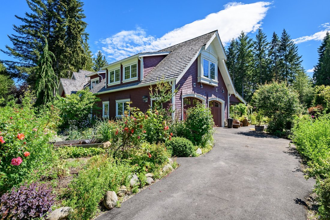 House in Fanny Bay, British Columbia, Canada 1 - 14280969