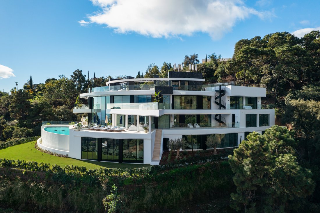 Villa in La Zagaleta, Benahavis, Andalusia 2 - 15452480