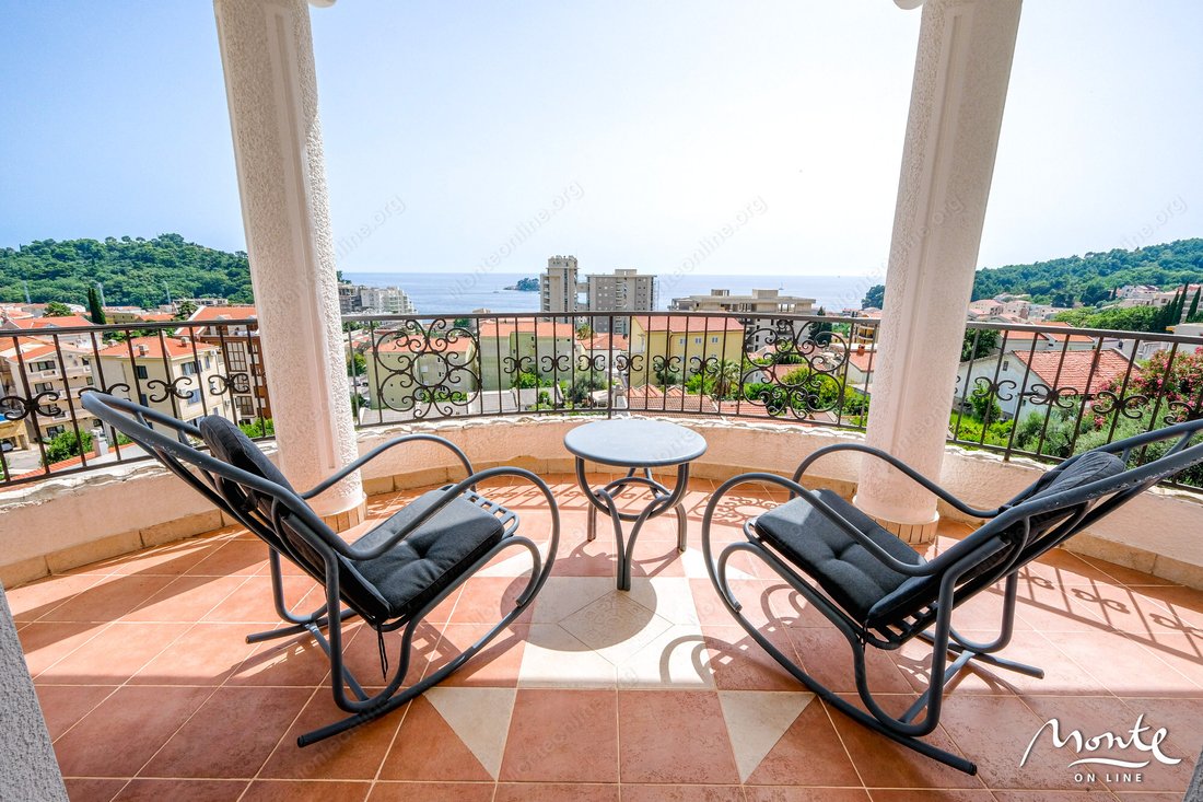Villa in Petrovac, Budva Municipality, Montenegro 1 - 15454099
