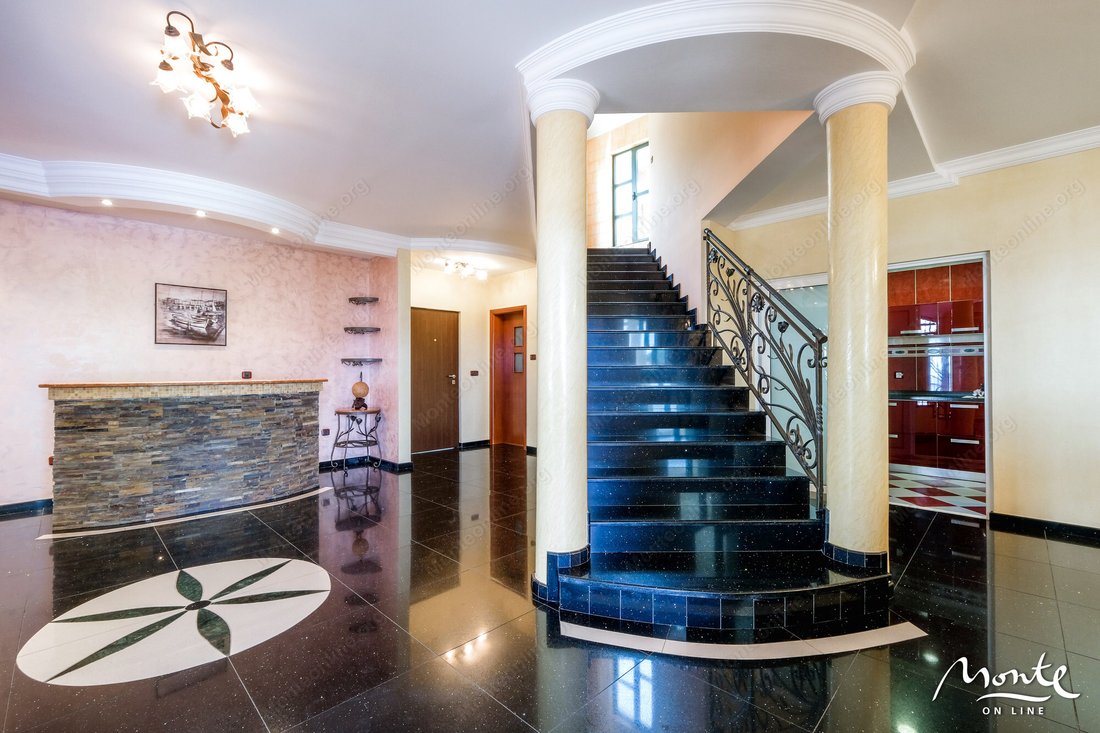 Villa in Petrovac, Budva Municipality, Montenegro 3 - 15454099