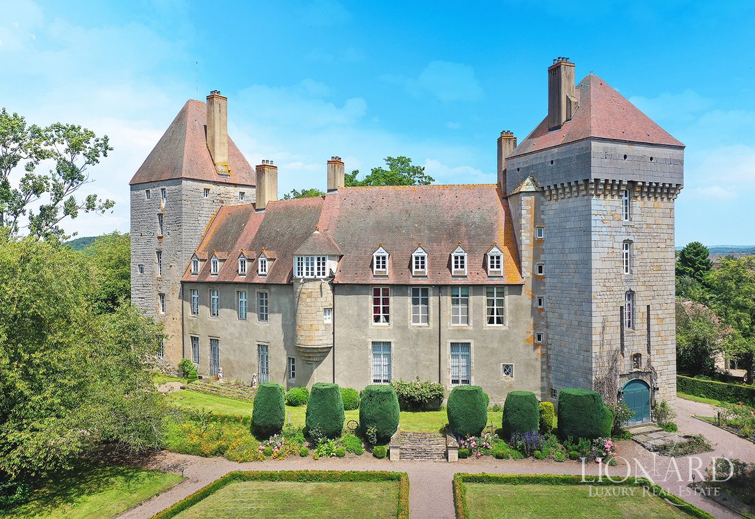 Château des Rêves: A Timeless 11th-Century Fortress in Burgundy’s Golden Hills - 5