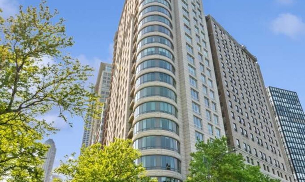 Ultra Luxury Residence In A Prestigious In Chicago, Illinois, United ...