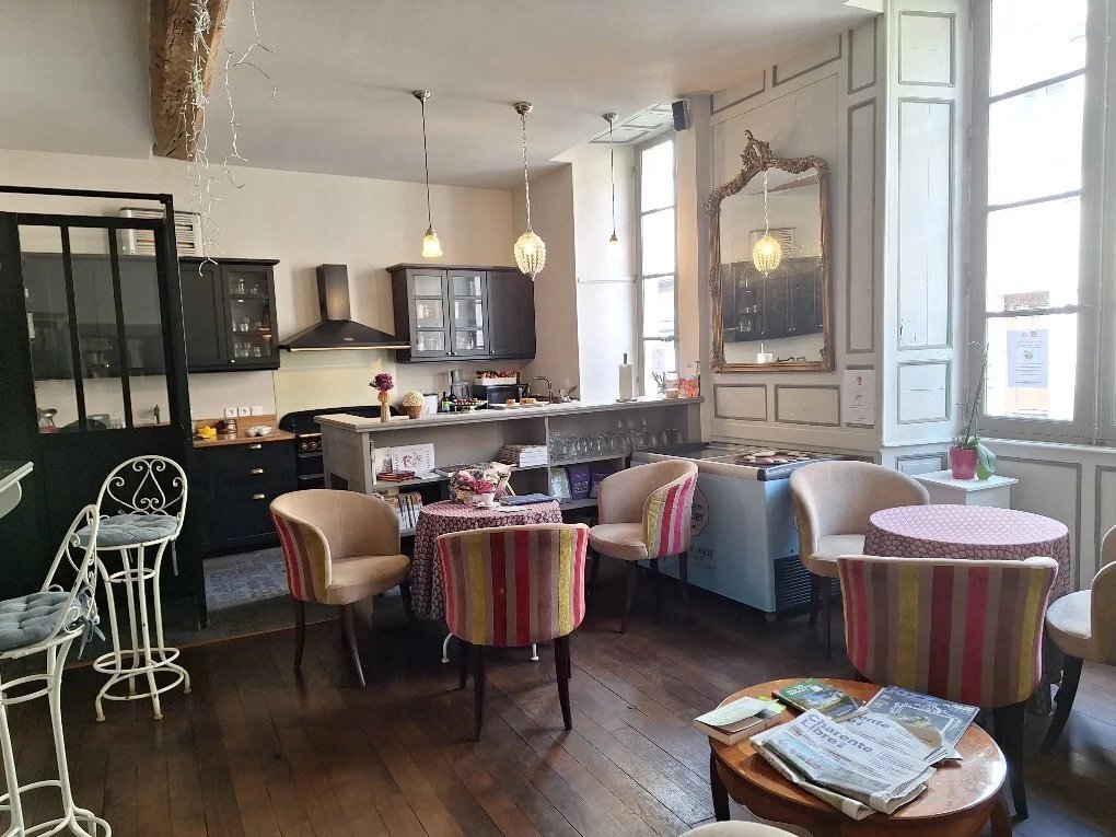 Estate in La Rochefoucauld-en-Angoumois, Nouvelle-Aquitaine, France 4 - 15452643
