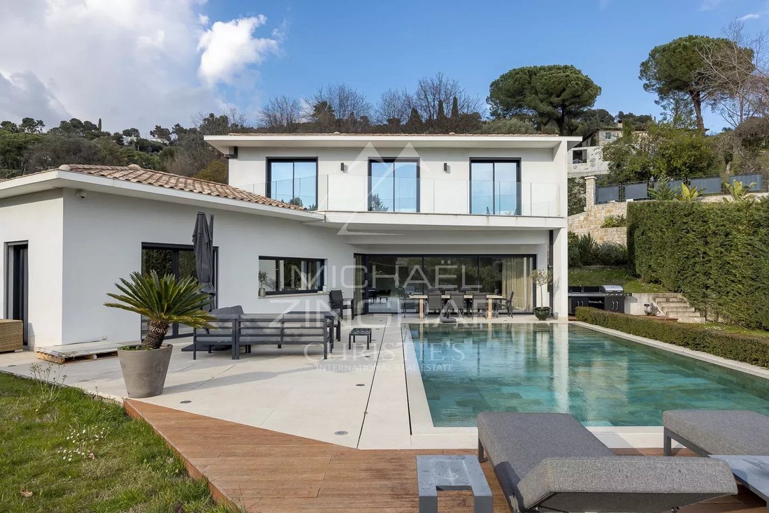 Villa in Saint-Paul-de-Vence, Provence-Alpes-Côte d'Azur, France 2 - 15453641
