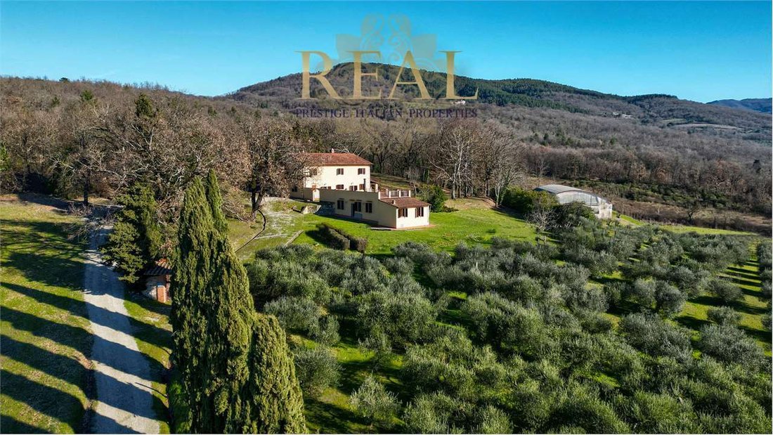 Villa in Scarperia e San Piero, Tuscany, Italy 1 - 15454180