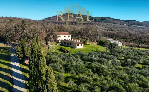Villa in Scarperia e San Piero, Tuscany, Italy 1