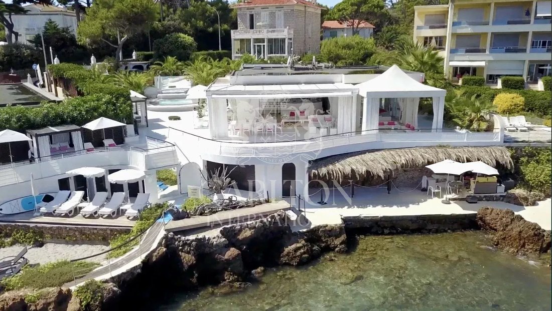 Villa in Antibes, Provence-Alpes-Côte d'Azur, France 2 - 15453518