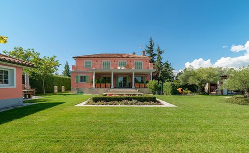 Villa in Valdemorillo, Community of Madrid, Spain 1