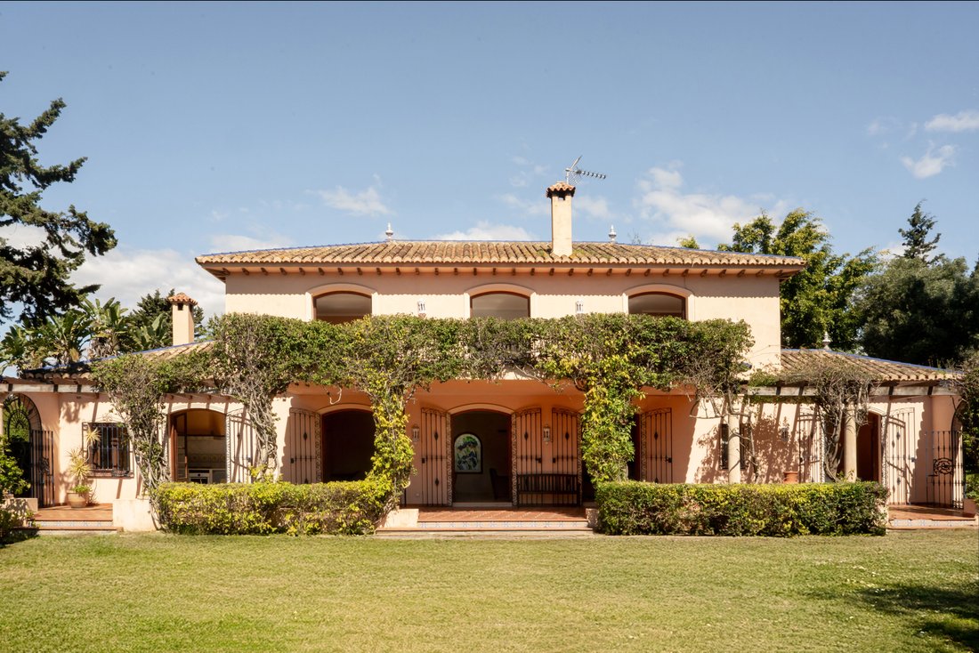 Villa in Estepona, Andalusia, Spain 1 - 15452818