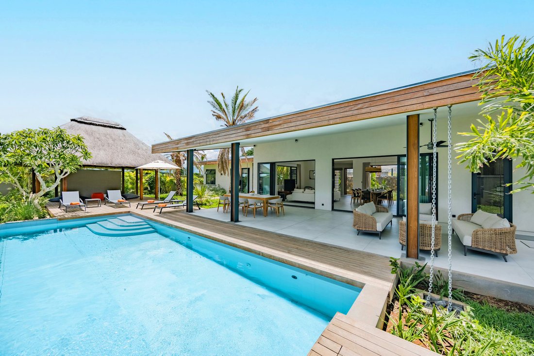 Villa in Tamarin, Rivière Noire District, Mauritius 1 - 15453077