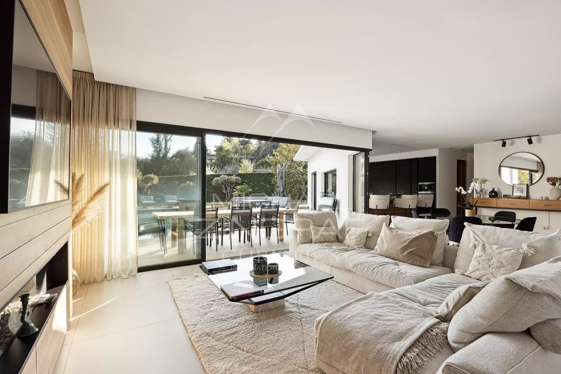 Villa in Saint-Paul-de-Vence, Provence-Alpes-Côte d'Azur, France 5 - 15453641
