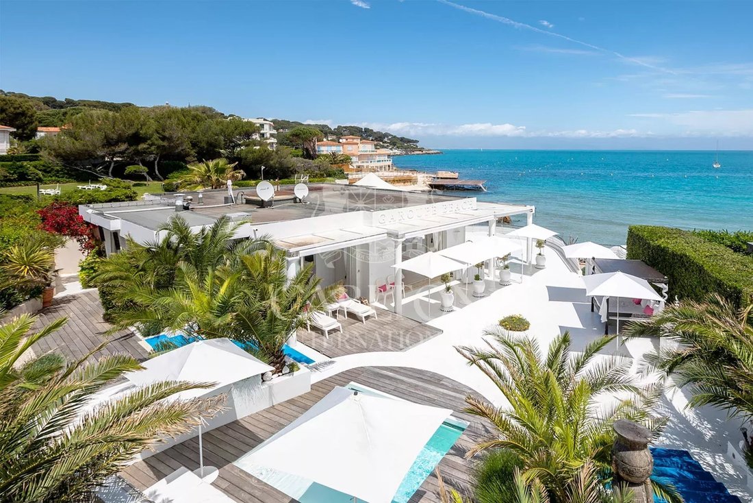 Villa in Antibes, Provence-Alpes-Côte d'Azur, France 1 - 15453518