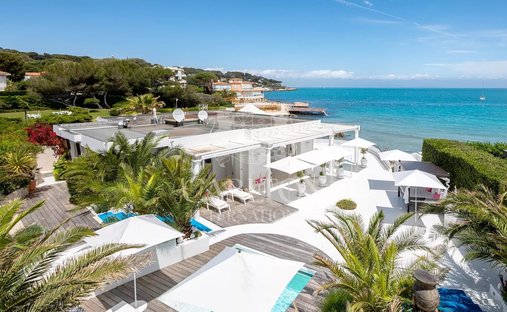 Villa in Antibes, Provence-Alpes-Côte d'Azur, France 1