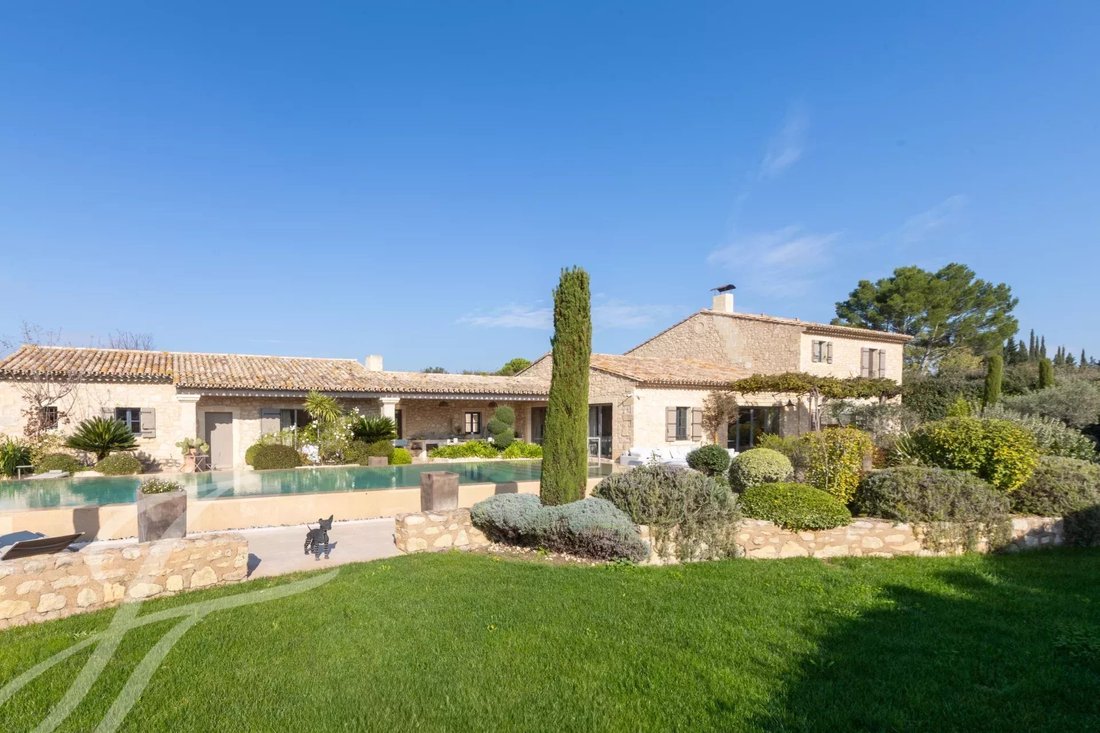 Country House in Saint-Rémy-de-Provence, Provence-Alpes-Côte d'Azur, France 4 - 15452607