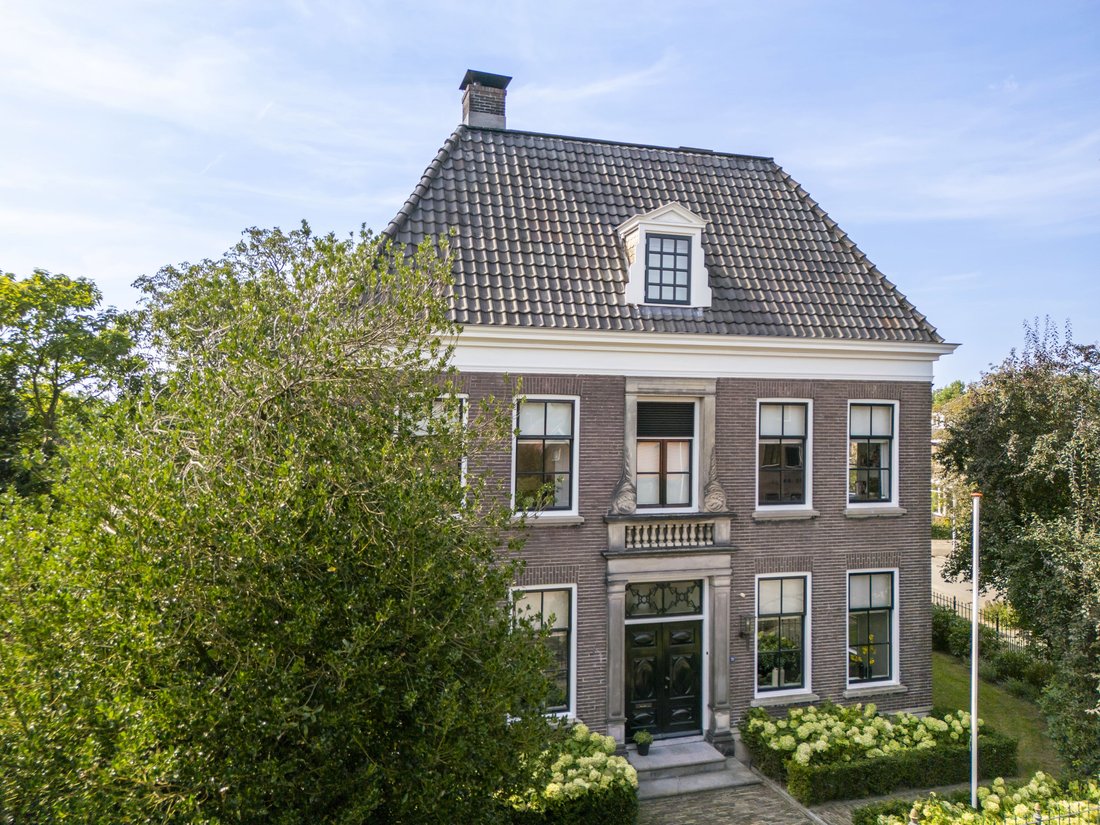 Villa in Enschede, Overijssel, Netherlands 2 - 15363948