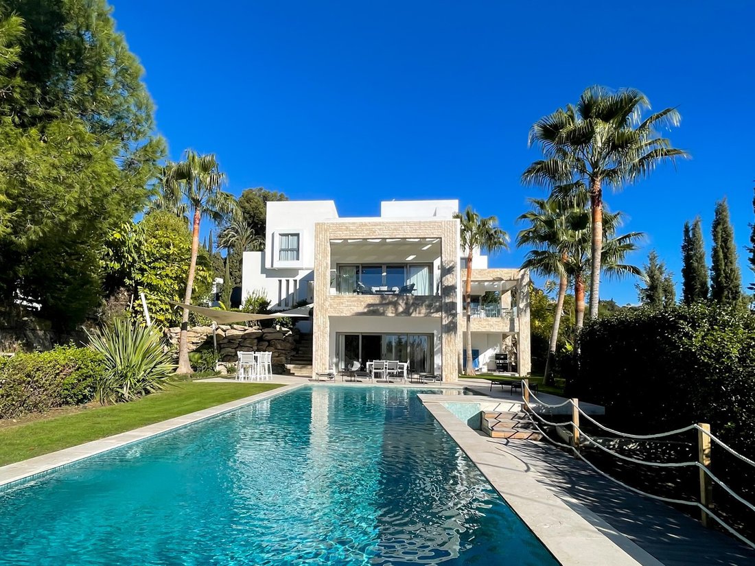 Villa in El Paraíso, Benahavis, Spain 1 - 15454517