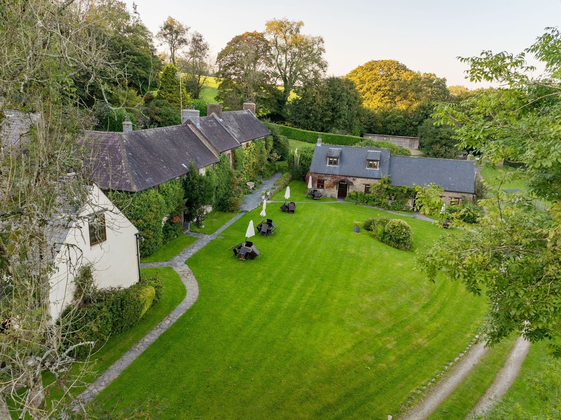 House in Capel Newydd, Wales 1 - 15454456