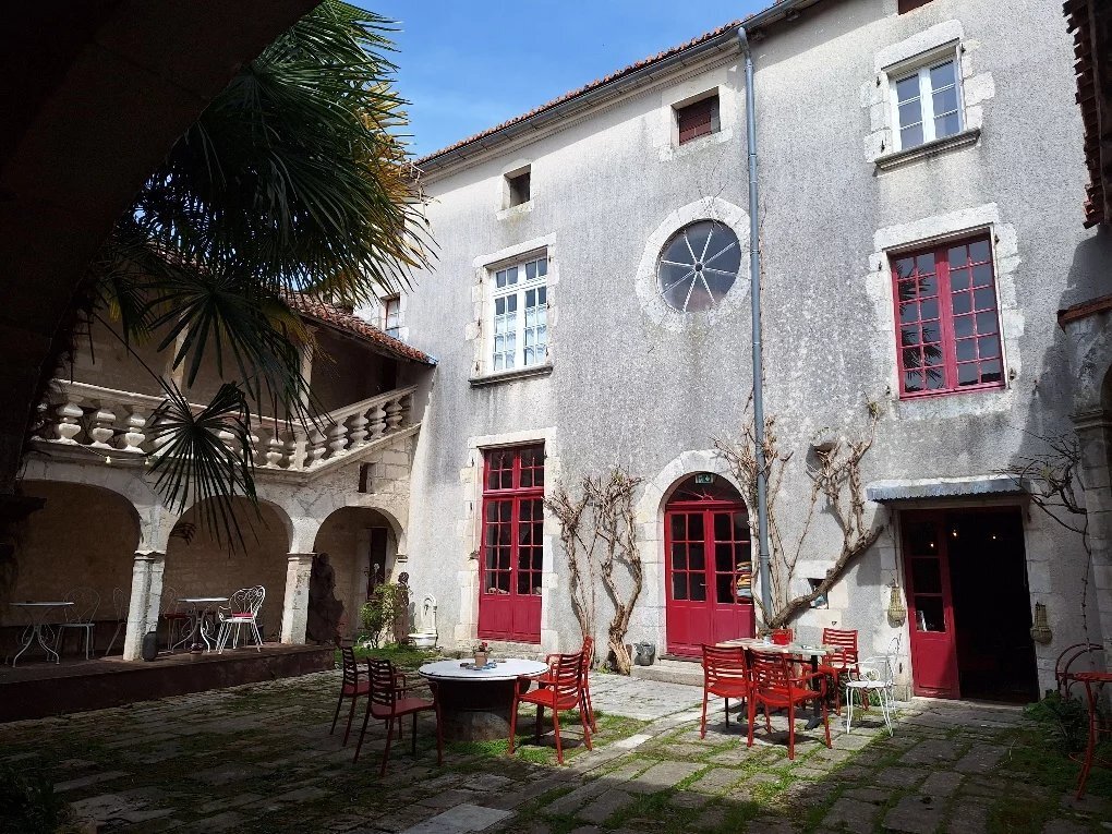 Estate in La Rochefoucauld-en-Angoumois, Nouvelle-Aquitaine, France 1 - 15452643