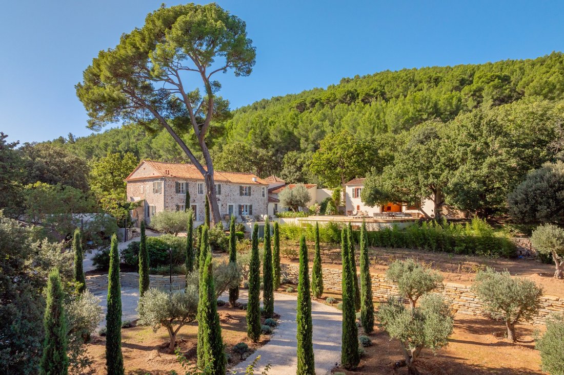 House in Hyeres, Provence-Alpes-Côte d'Azur, France 1 - 14844122