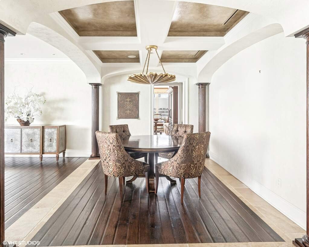 Ultra Luxury Residence In A Prestigious In Chicago, Illinois, United ...