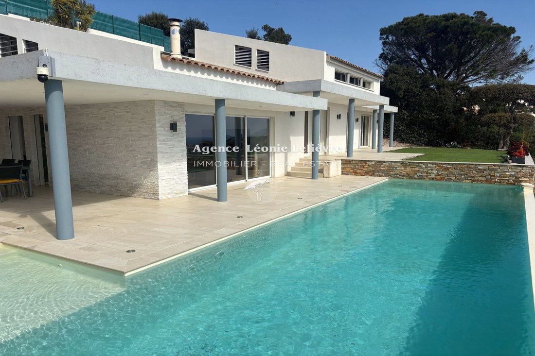 Villa in Les Issambres, Roquebrune-sur-Argens, France 1 - 15415367