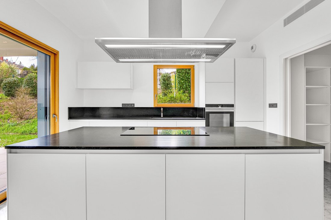 Apartment in Divonne-les-Bains, Auvergne-Rhône-Alpes, France 5 - 14352875