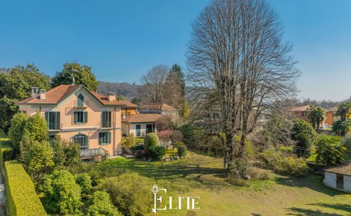 Villa in Lisanza, Lombardy, Italy 1