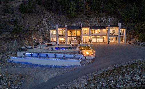 Condo in Vernon, British Columbia, Canada 1
