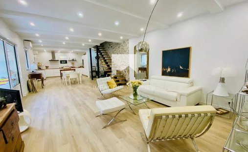 House in Hyeres, Provence-Alpes-Côte d'Azur, France 1