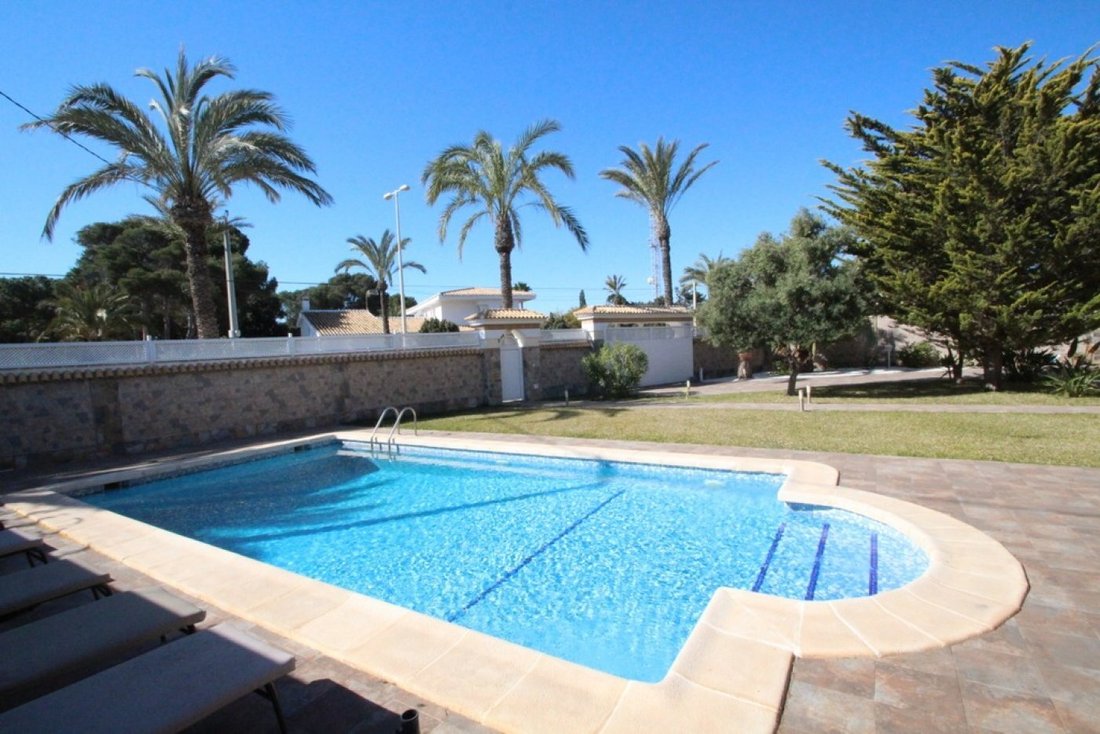 Villa in Cabo Roig, Orihuela, Valencian Community 3 - 11936238
