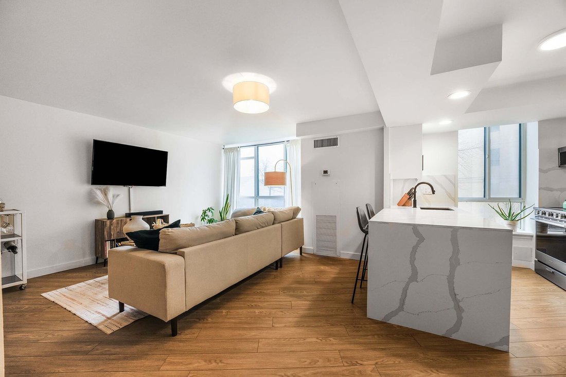 Condo in Toronto, Ontario, Canada 5 - 15460261