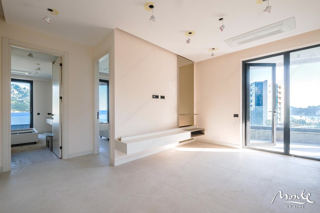 Penthouse in Bečići, Budva Municipality, Montenegro 2 - 15456931