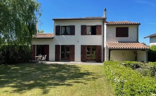 House in Bechade, Le Haillan, France 1