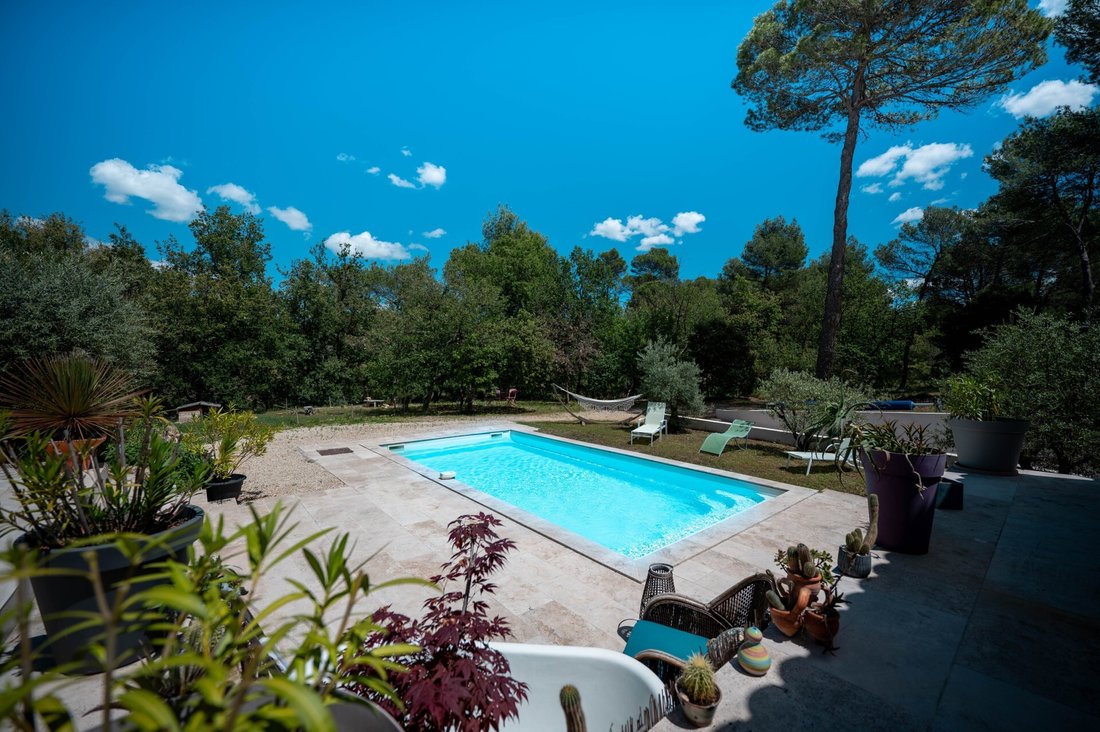 Villa in Jouques, Provence-Alpes-Côte d'Azur, France 5 - 14653085
