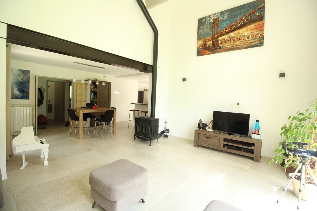 Villa in Jouques, Provence-Alpes-Côte d'Azur, France 2 - 12932062